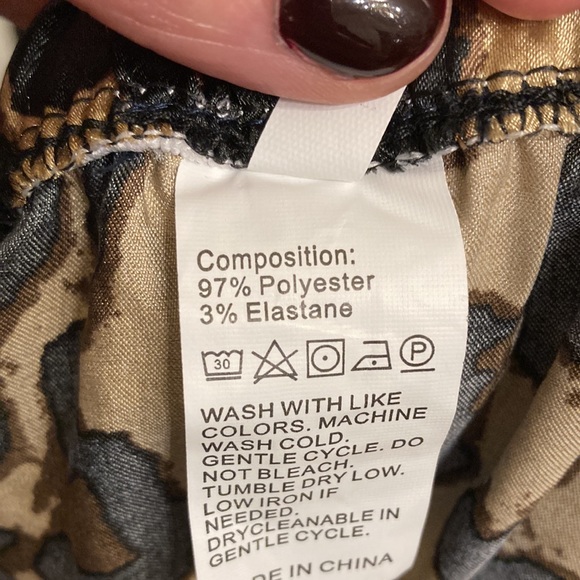 Cheetah Satin Pajama Short Set. Sz: Medium - Picture 14 of 14